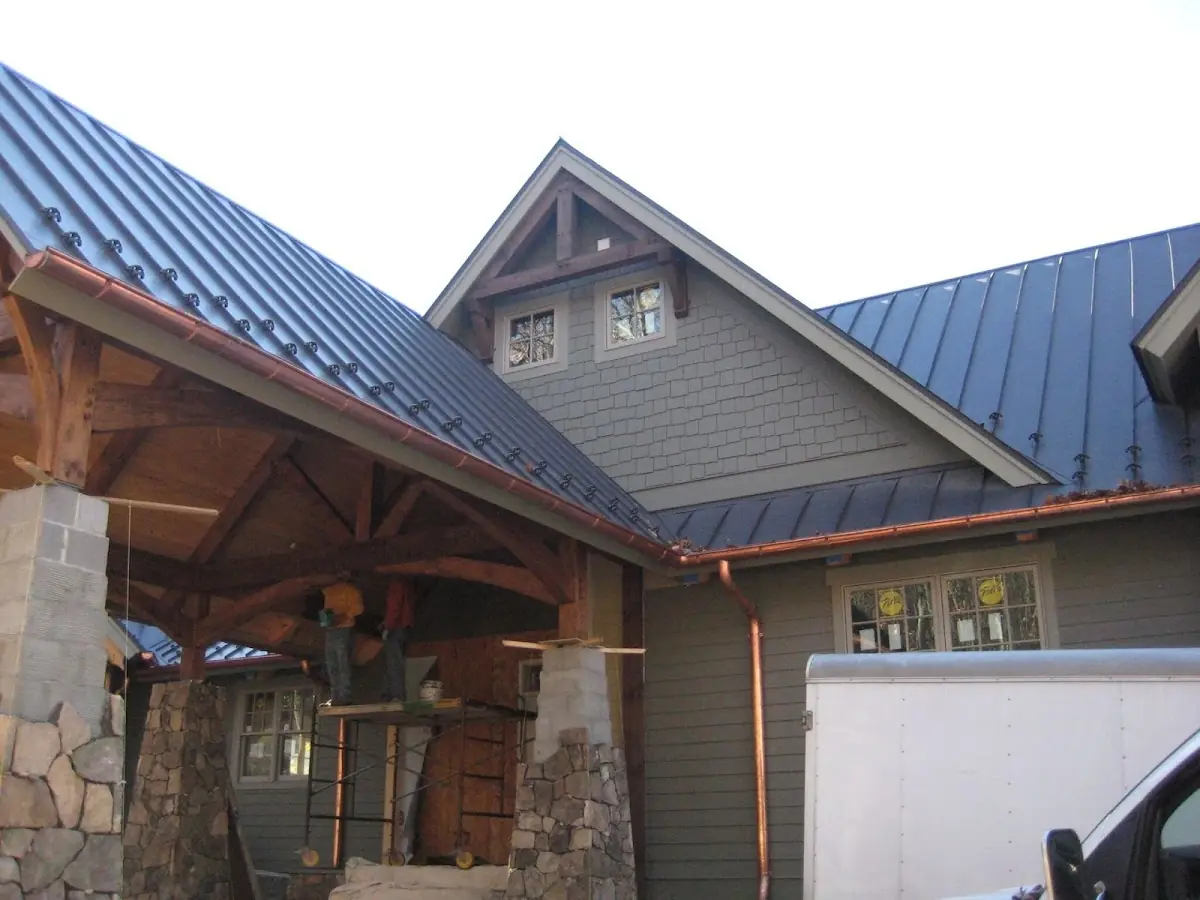 Craftsman Roofing team delivering quality roofing work in Necombtown